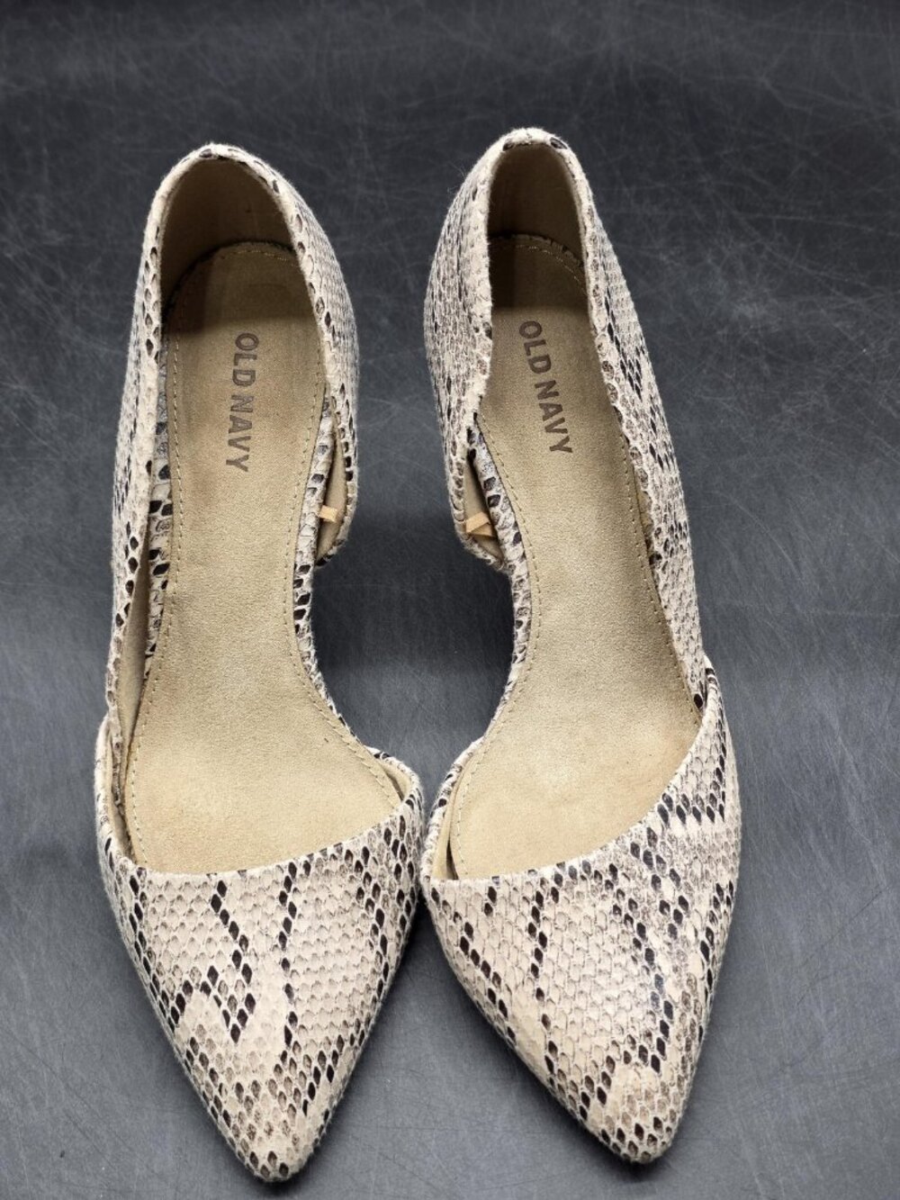 Old Navy Shoes Womens Size 6 Beige Snake Print D'Orsay Pointed Toe Heels Stains - Picture 3 of 11
